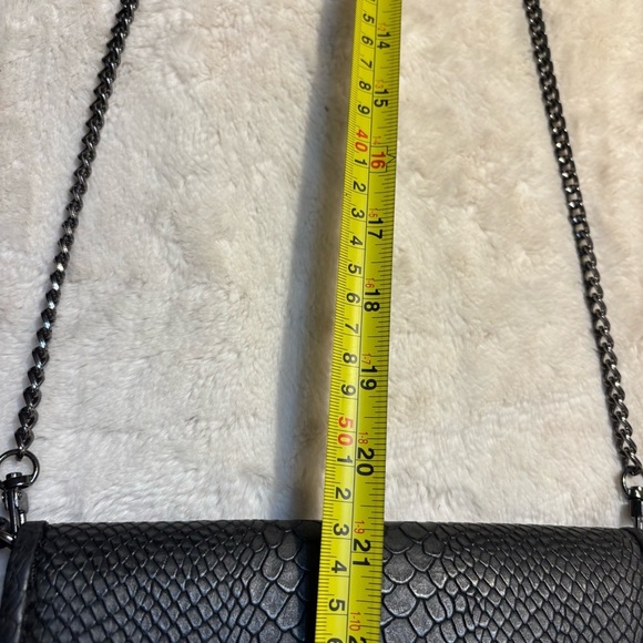 AKAIV Crossbody Bag Black Reptile Print Steel-tone Chain Strap Tassel Vegan - Picture 16 of 16